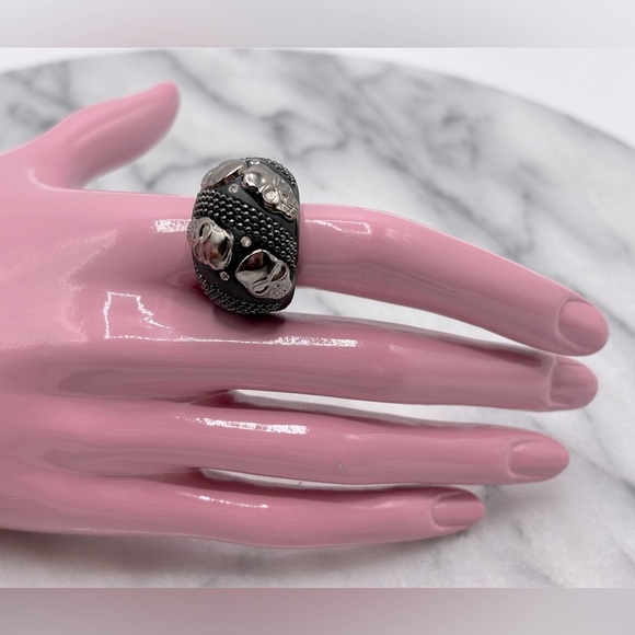Skull Band Fashion Ring with Crystals - Picture 2 of 8